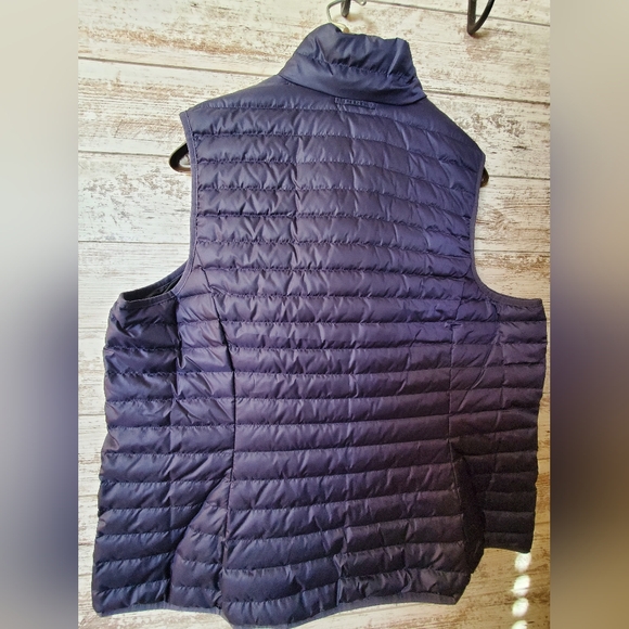 NWT Eddie Bauer Microlite Down Vest - Picture 2 of 8
